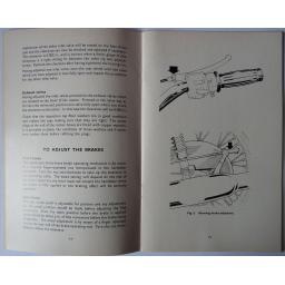 Triumph Owners Handbook 1973 T100R 03.jpg